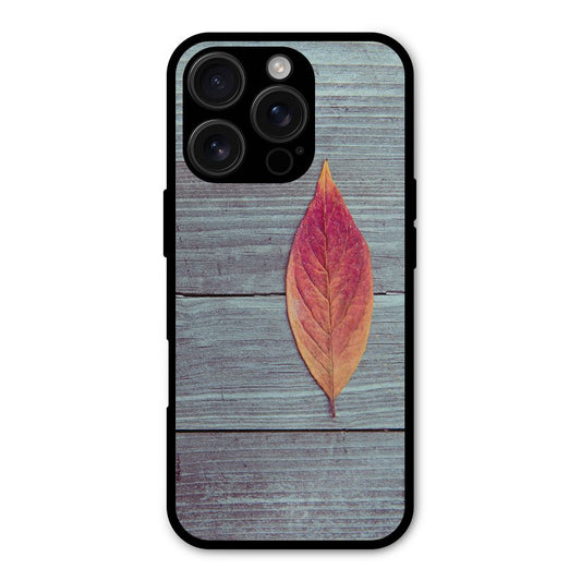 Classic Wood Leaf Shockproof Hybrid Protection (Metal + TPU) Back Case Cover